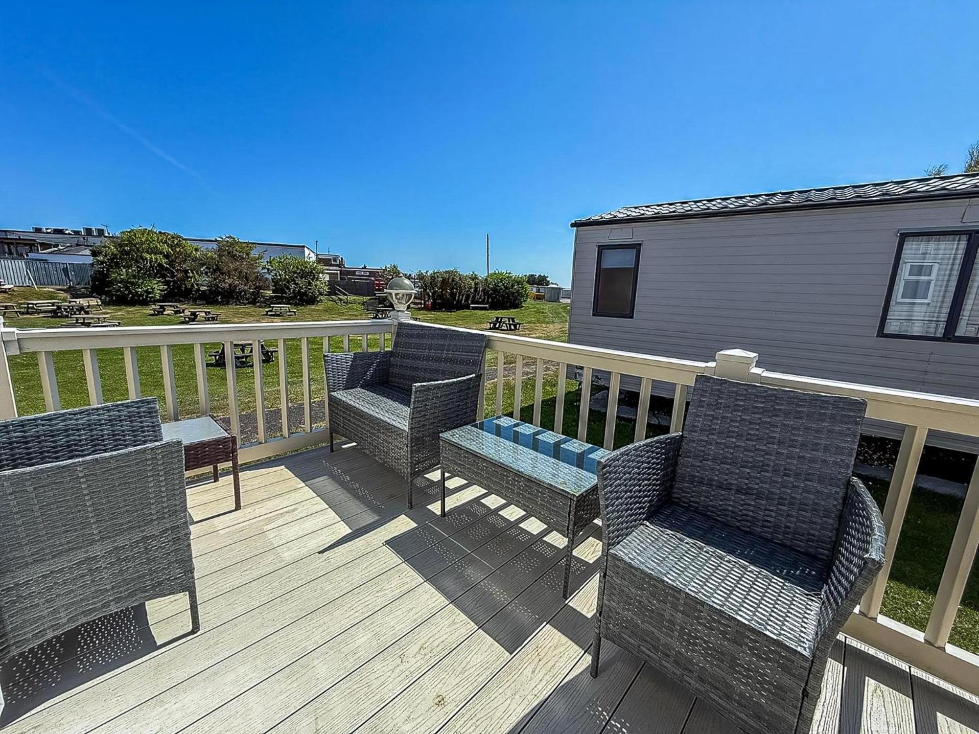 Superb Caravan By The Seaside In Kessingland, Suffolk Ref 90040Sg Benacre 외부 사진